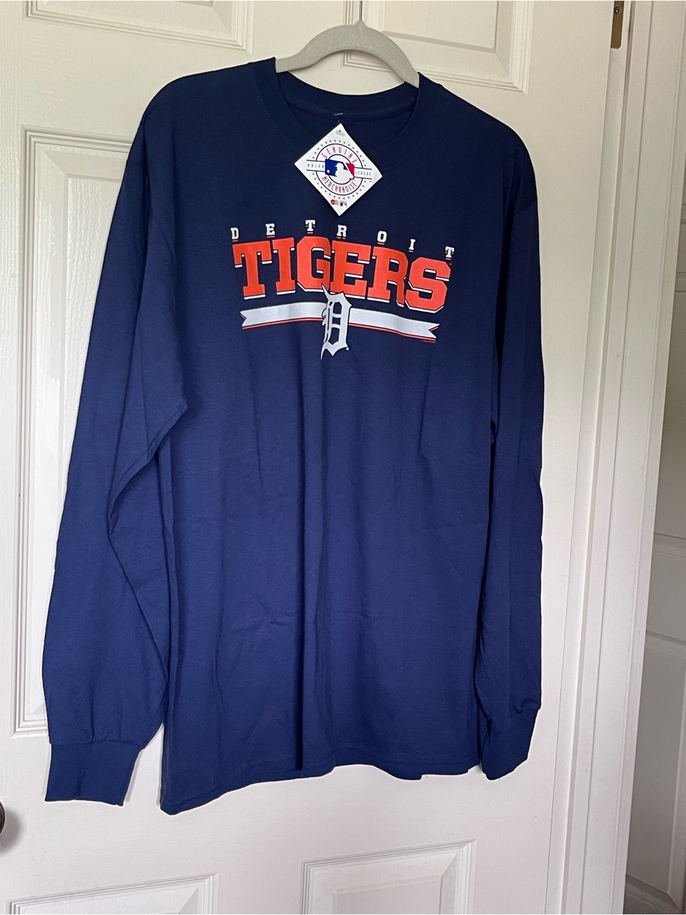 Fanatics NWT Navy Detroit Tigers Men's L Long Sleeve Tee with  MLB Logo